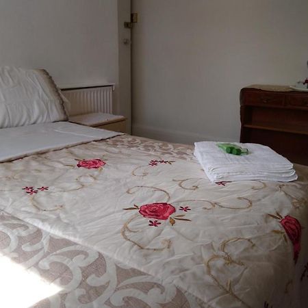 Renovated 4-Bed Home - Sleeps 9 - Parking - Spa Blackpool Exterior foto