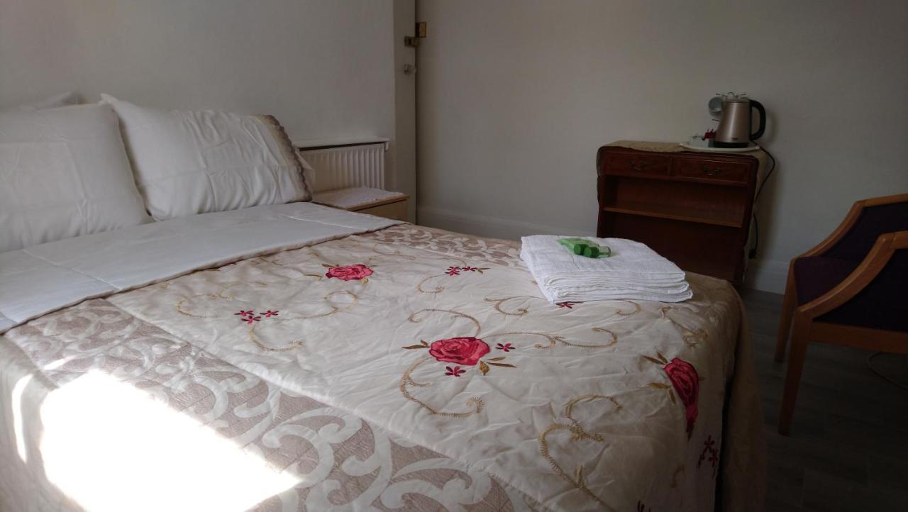 Renovated 4-Bed Home - Sleeps 9 - Parking - Spa Blackpool Exterior foto