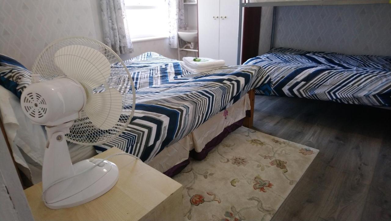 Renovated 4-Bed Home - Sleeps 9 - Parking - Spa Blackpool Exterior foto