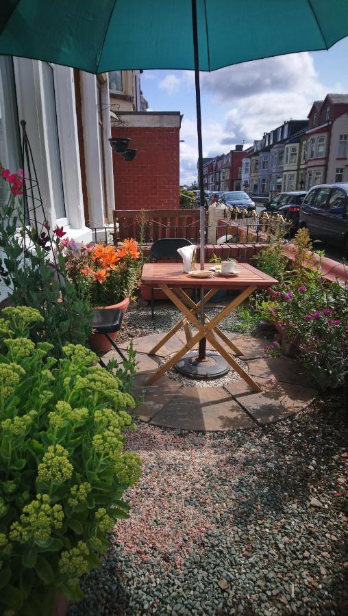 Renovated 4-Bed Home - Sleeps 9 - Parking - Spa Blackpool Exterior foto