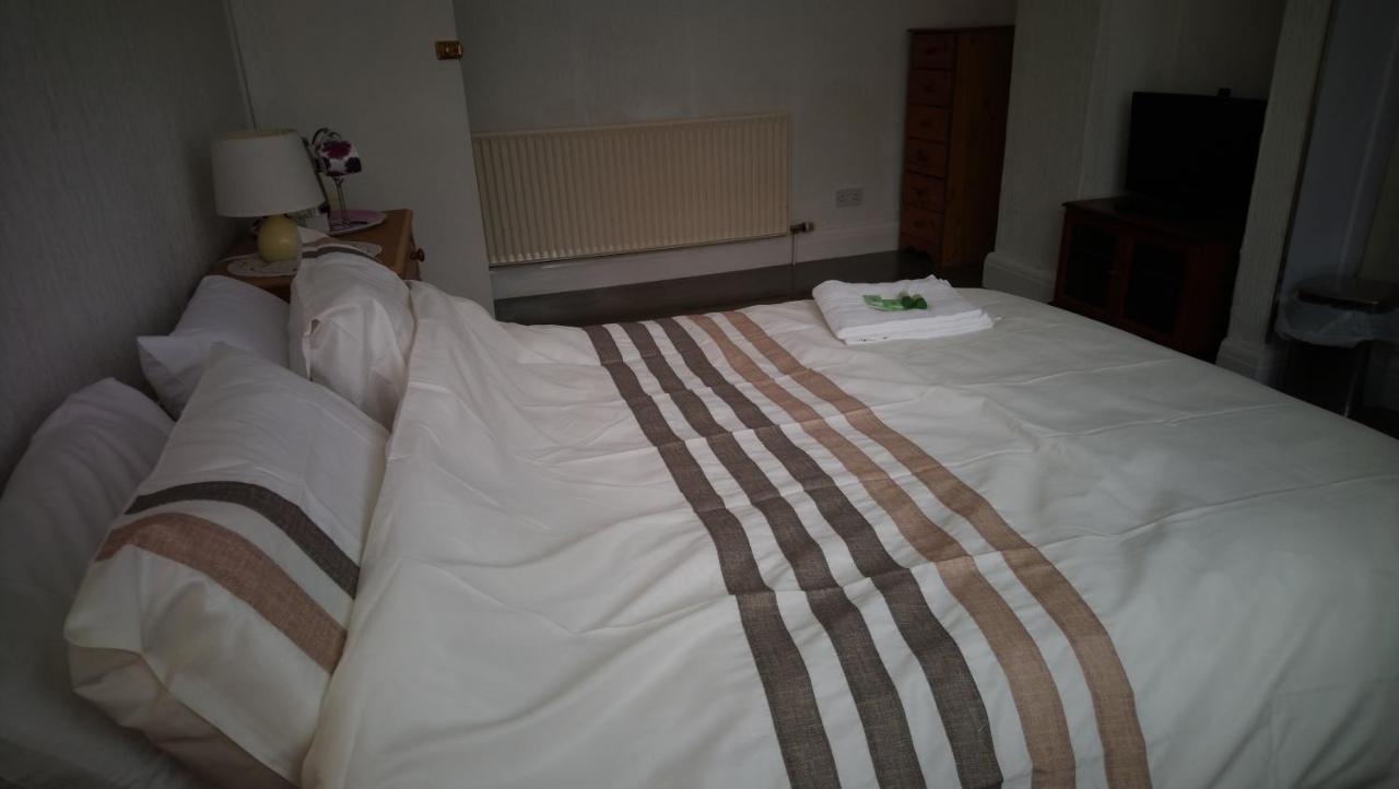 Renovated 4-Bed Home - Sleeps 9 - Parking - Spa Blackpool Exterior foto